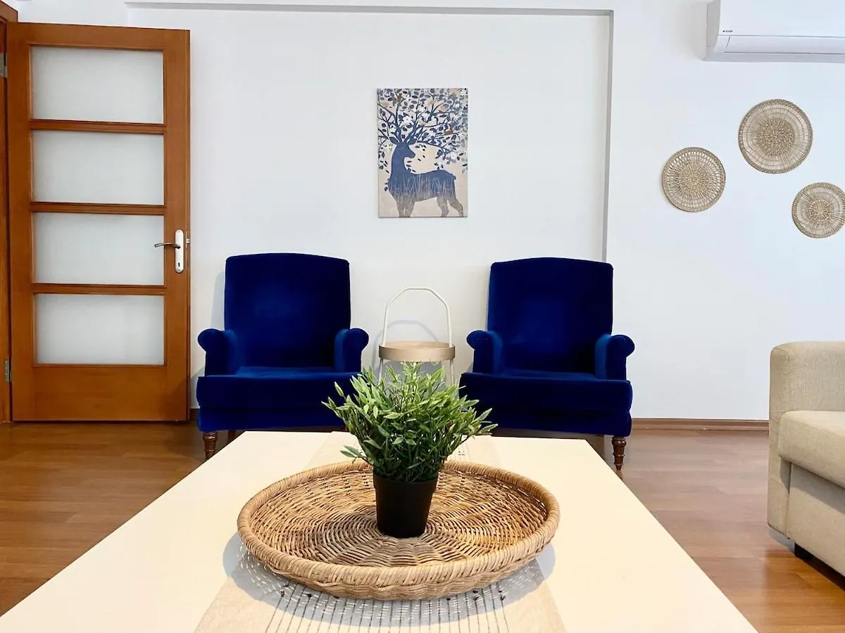 Central & Spacious Flat - No5 Istanbul Apartment