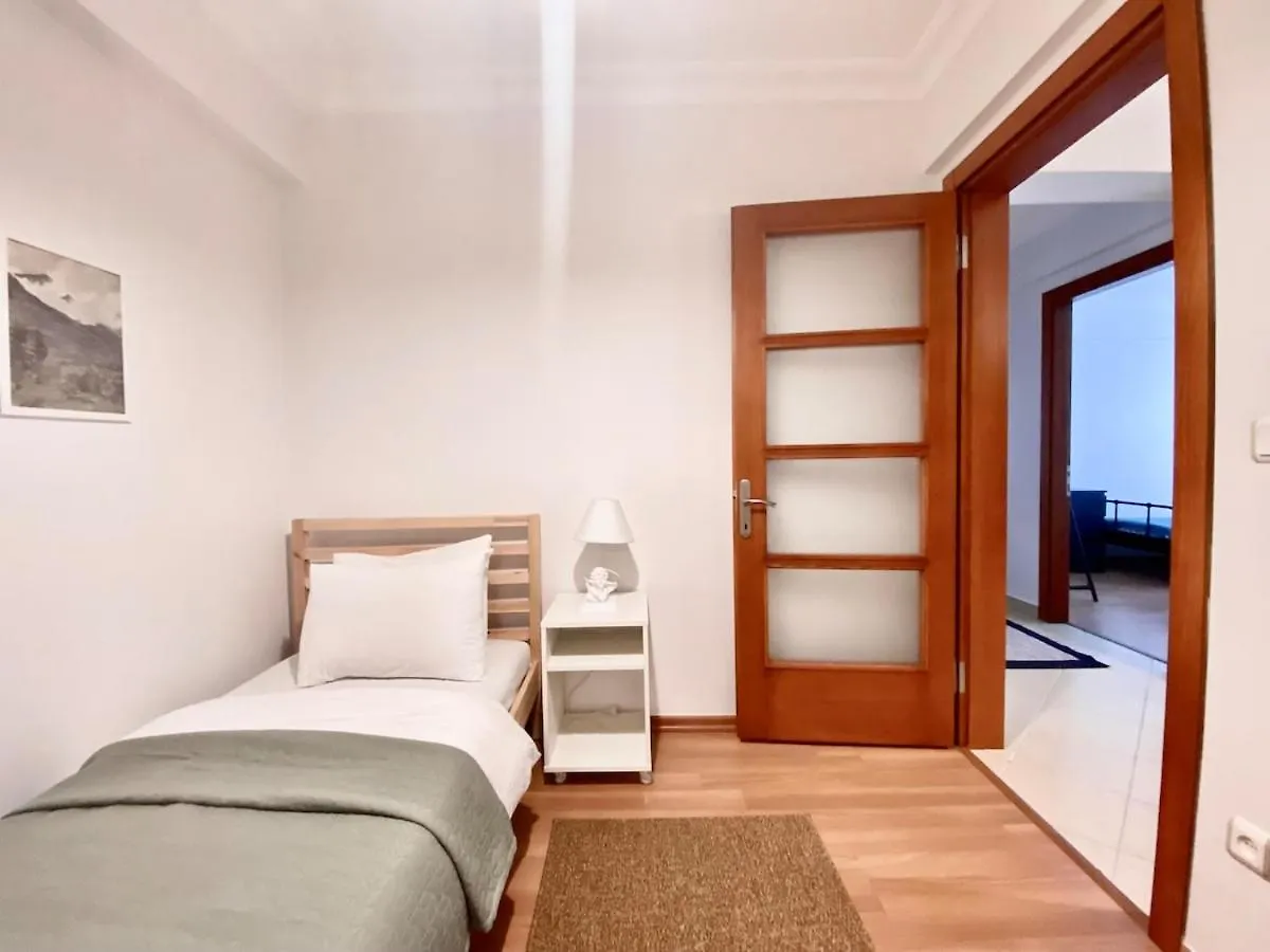 Apartment Central & Spacious Flat - No5 Istanbul Turkey