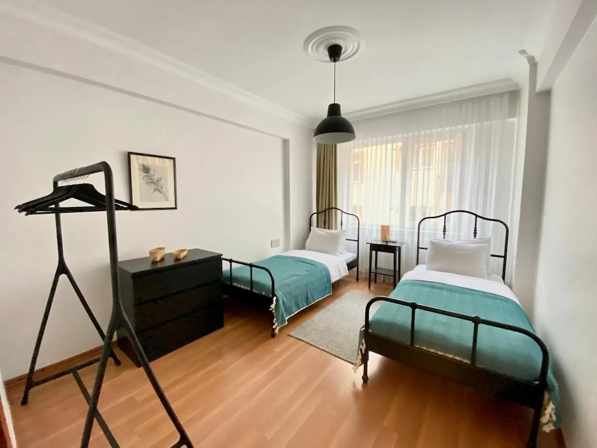 Central & Spacious Flat - No5 Istanbul Apartment