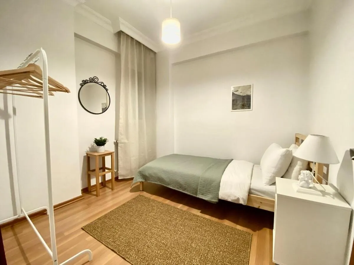 Central & Spacious Flat - No5 Istanbul Apartment