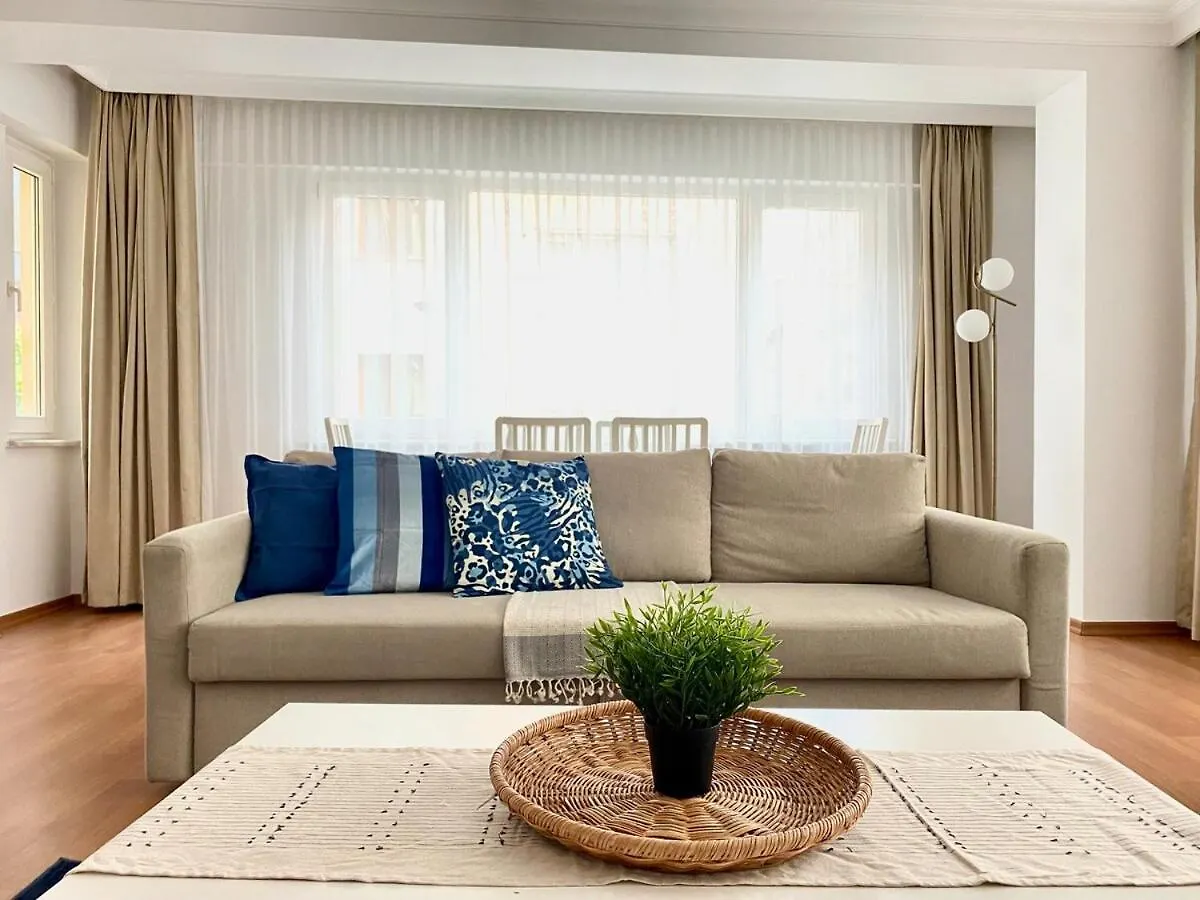 Central & Spacious Flat - No5 Istanbul Apartment